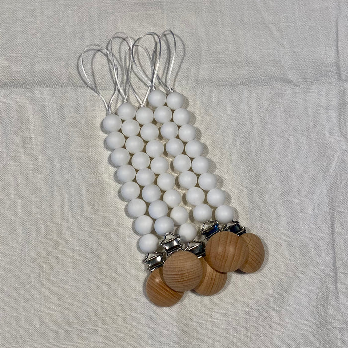 pacifier clip