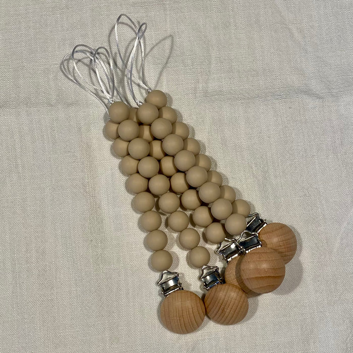 pacifier clip