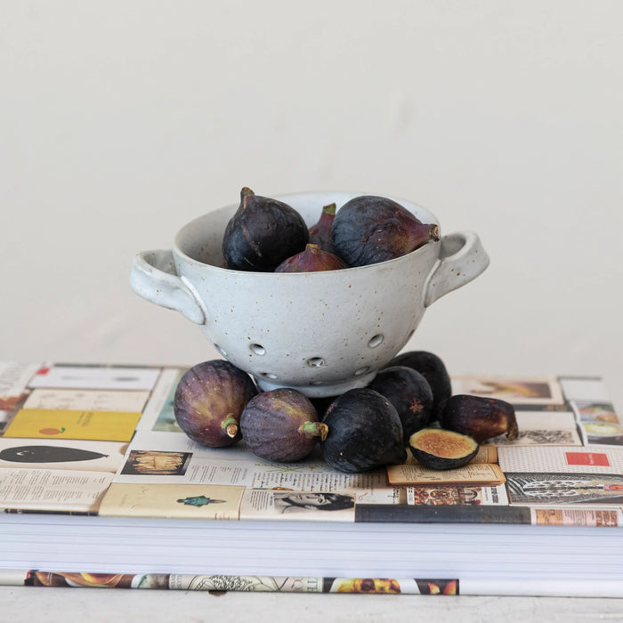stoneware berry bowl