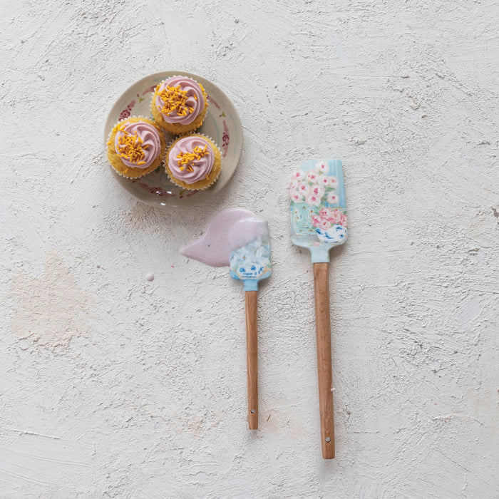 wood and silicone floral spatula
