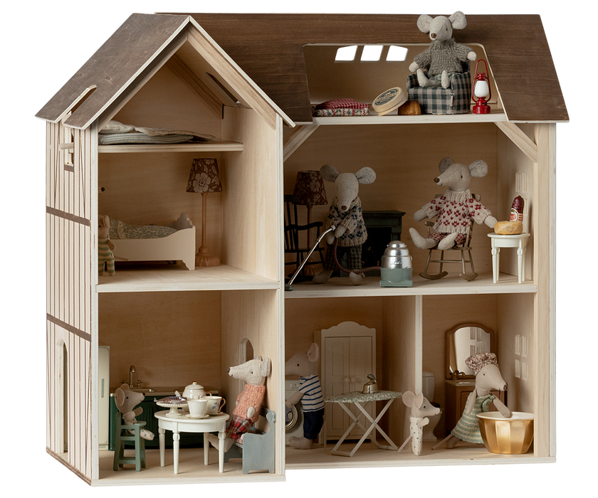 maileg mouse hole farmhouse