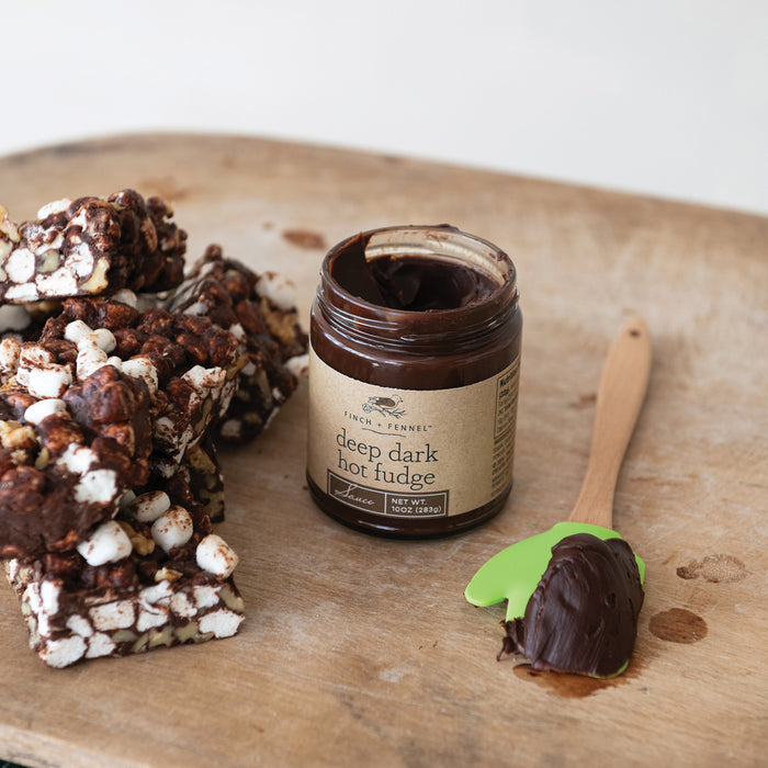 dark hot chocolate fudge sauce