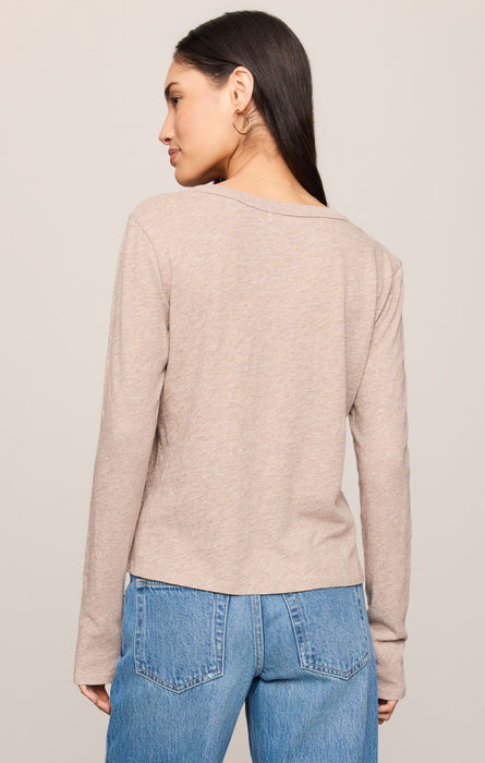 junie long sleeve tee in heather ash