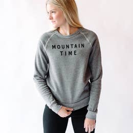 Mountain Time Fleece Sweatshirt in Heather grey